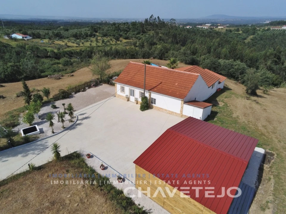 Moradia T3 para Venda em Casais e Alviobeira Foto 2