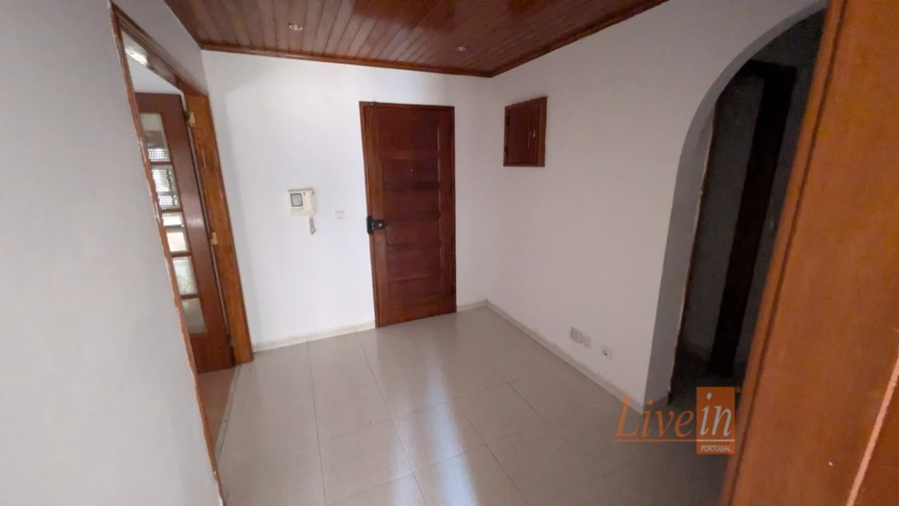 Apartamento T2 para Venda em Algueirão-Mem Martins Foto 8