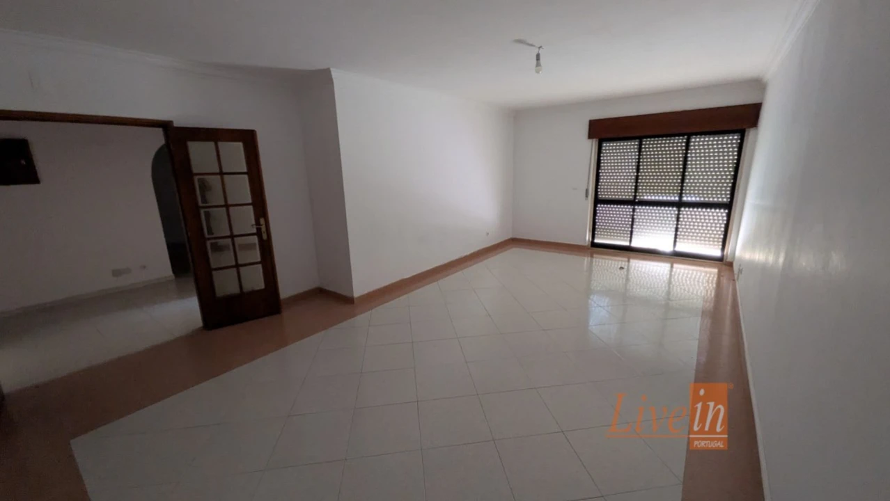 Apartamento T2 para Venda em Algueirão-Mem Martins Foto 9
