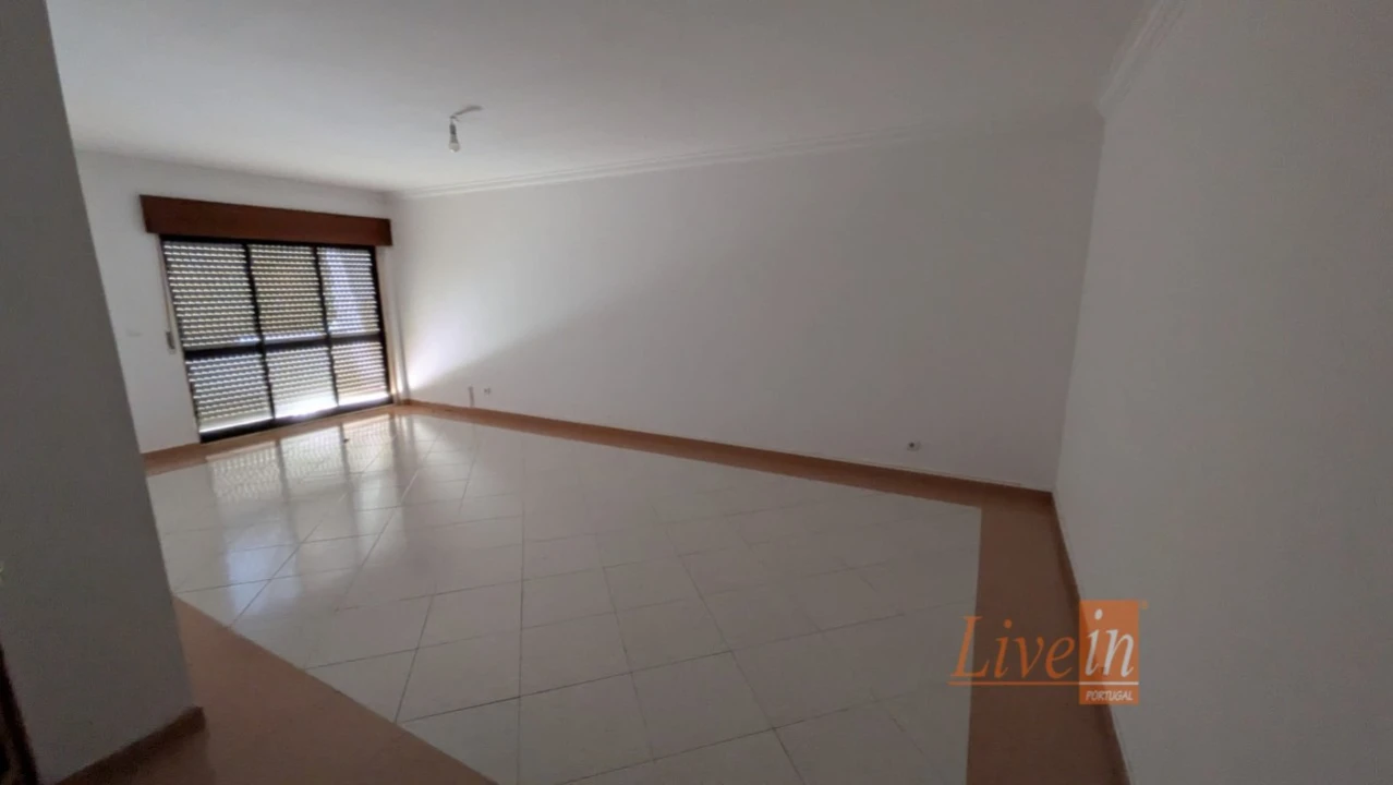 Apartamento T2 para Venda em Algueirão-Mem Martins Foto 10