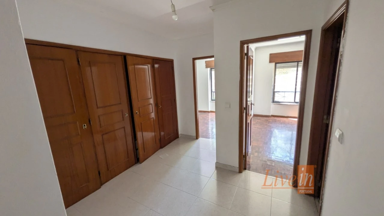 Apartamento T2 para Venda em Algueirão-Mem Martins Foto 15