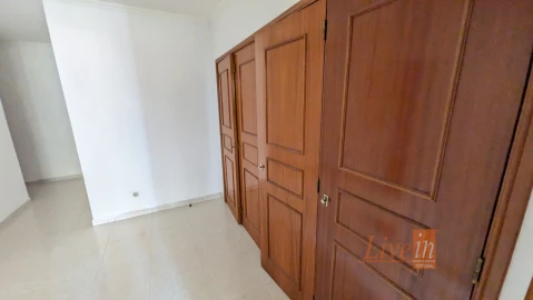 Apartamento T2 para Venda em Algueirão-Mem Martins
