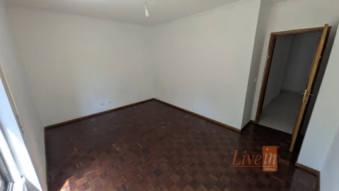 Apartamento T2 para Venda em Algueirão-Mem Martins