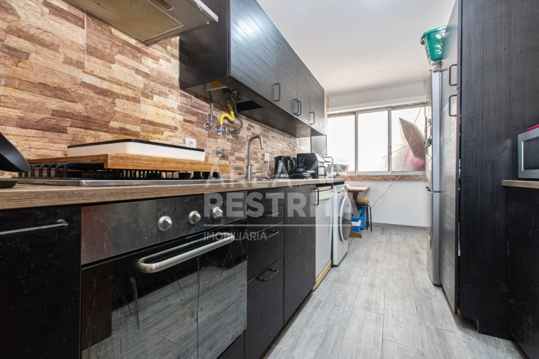 Apartamento T2 para Venda em Penha de França Foto 4