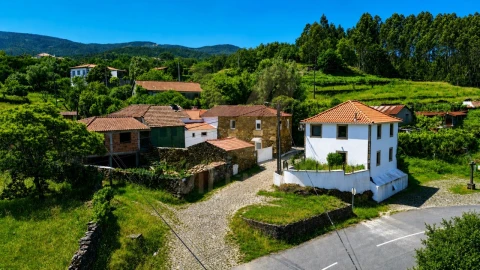 Moradia T2 para Venda em Cabração e Moreira do Lima