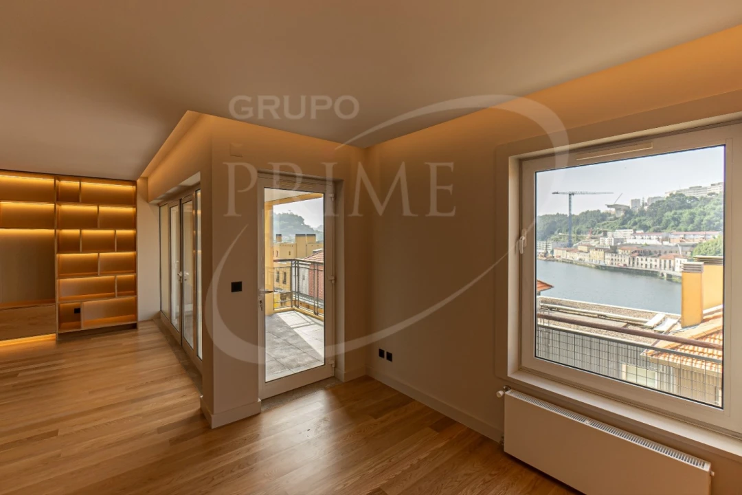 Apartamento T3 para Venda em Lordelo do Ouro e Massarelos Foto 9