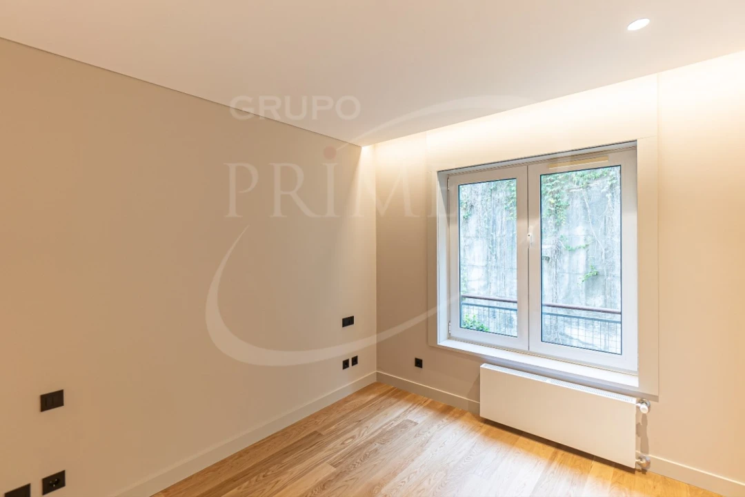 Apartamento T3 para Venda em Lordelo do Ouro e Massarelos Foto 35