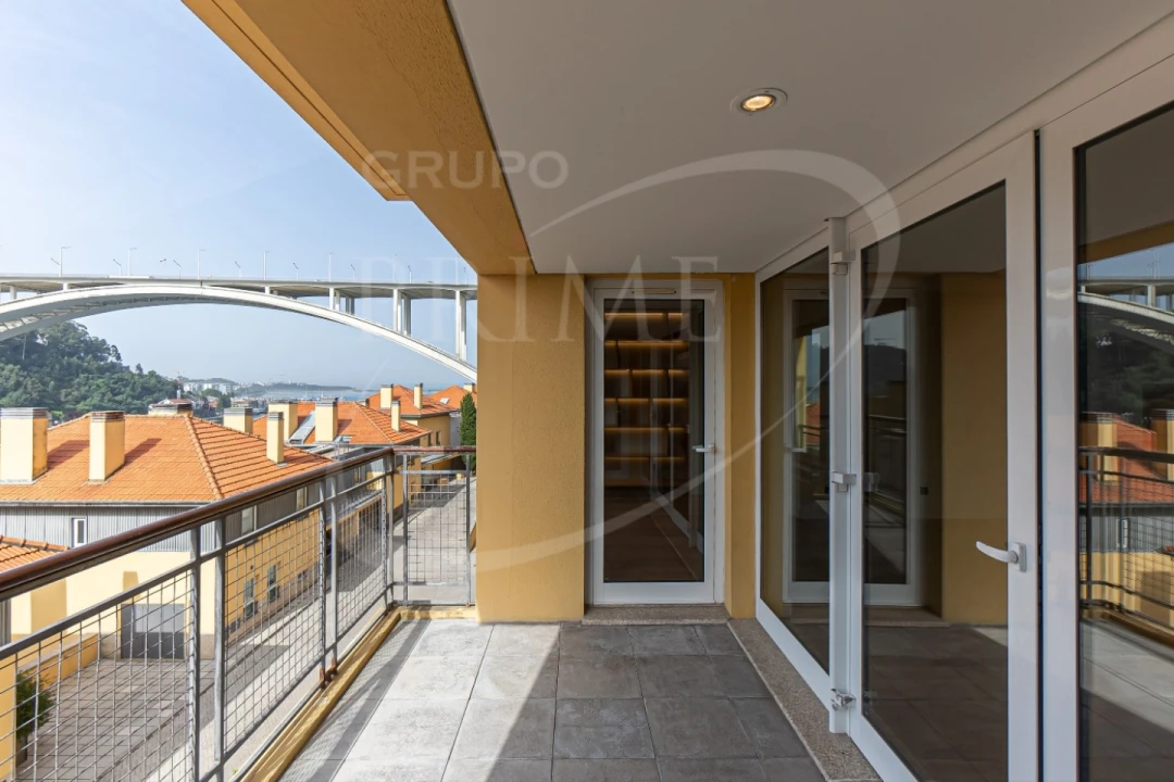 Apartamento T3 para Venda em Lordelo do Ouro e Massarelos Foto 13
