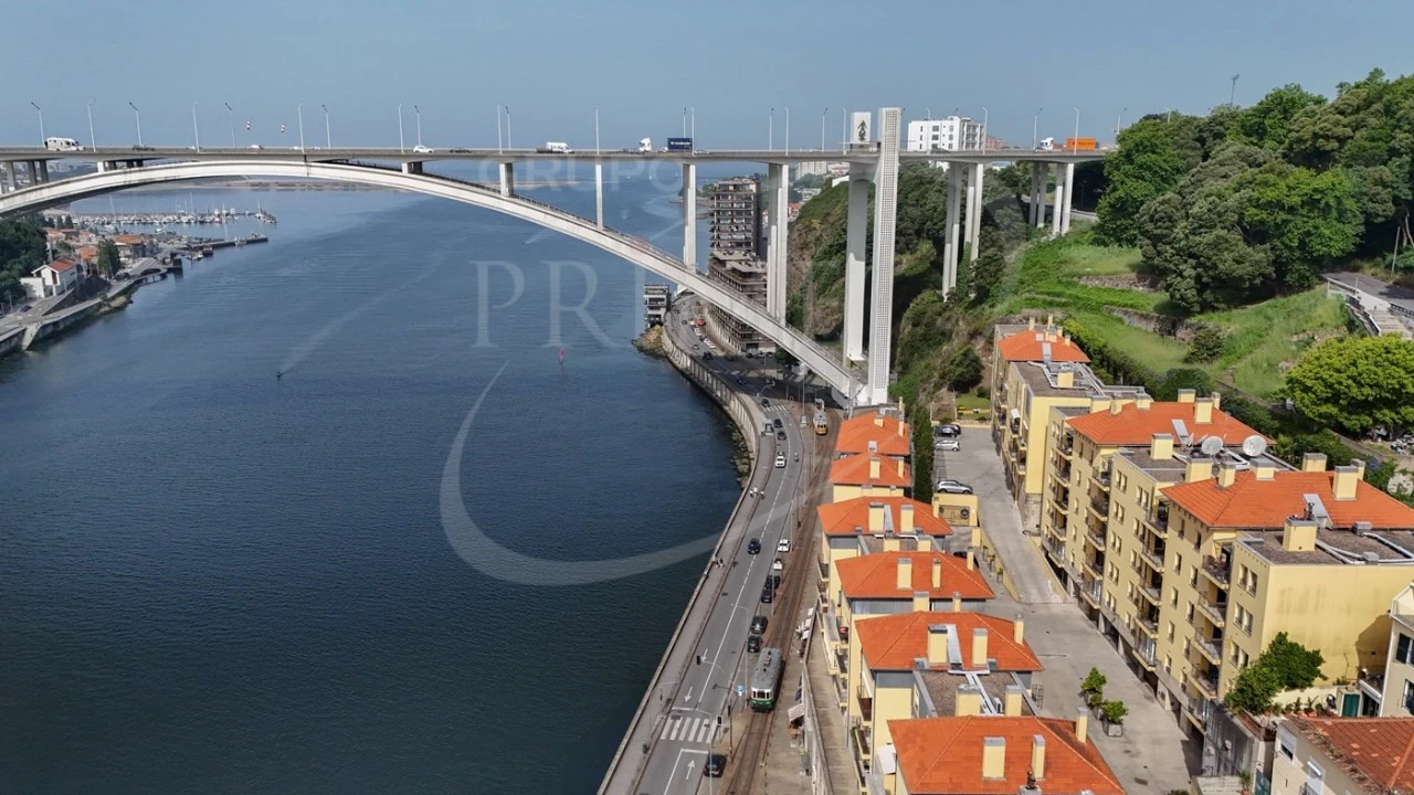 Apartamento T3 para Venda em Lordelo do Ouro e Massarelos Foto 49