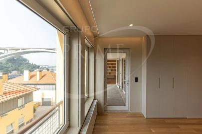 Apartamento T3 para Venda em Lordelo do Ouro e Massarelos