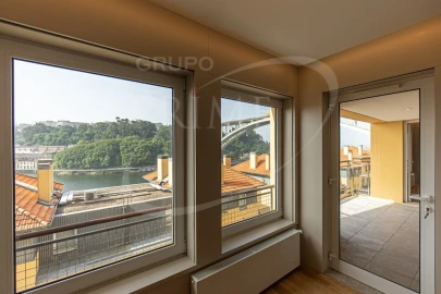 Apartamento T3 para Venda em Lordelo do Ouro e Massarelos