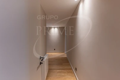 Apartamento T3 para Venda em Lordelo do Ouro e Massarelos