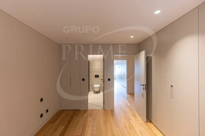 Apartamento T3 para Venda em Lordelo do Ouro e Massarelos