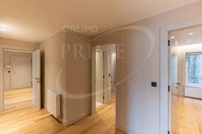 Apartamento T3 para Venda em Lordelo do Ouro e Massarelos