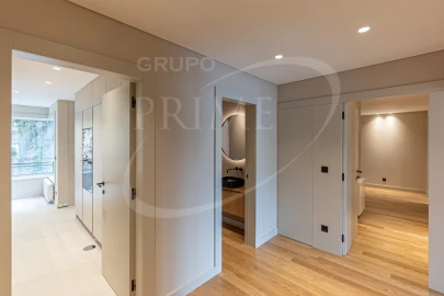 Apartamento T3 para Venda em Lordelo do Ouro e Massarelos