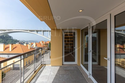 Apartamento T3 para Venda em Lordelo do Ouro e Massarelos