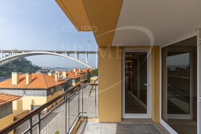 Apartamento T3 para Venda em Lordelo do Ouro e Massarelos