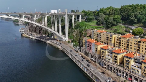 Apartamento T3 para Venda em Lordelo do Ouro e Massarelos