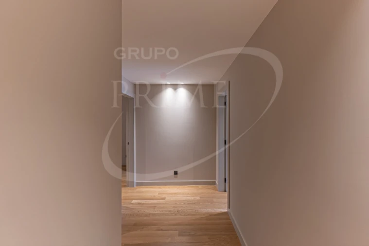 Apartamento T3 para Venda em Lordelo do Ouro e Massarelos Foto 19