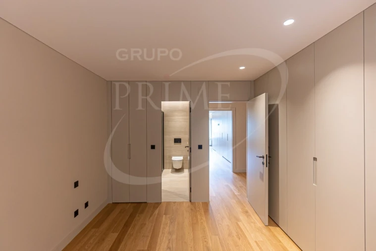 Apartamento T3 para Venda em Lordelo do Ouro e Massarelos Foto 22