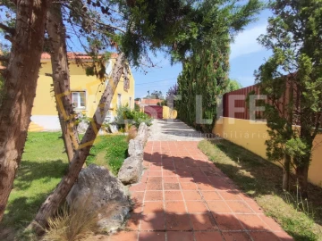 Moradia T4 para Venda em São Bartolomeu dos Galegos e Moledo