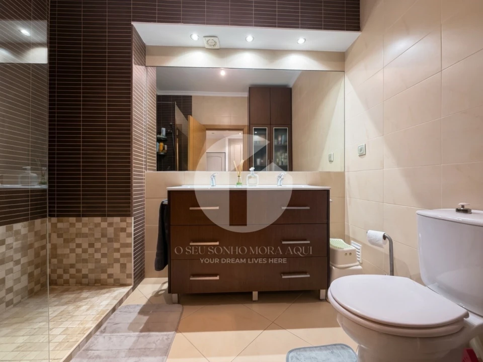 Apartamento T2 para Venda em Olhão Foto 21