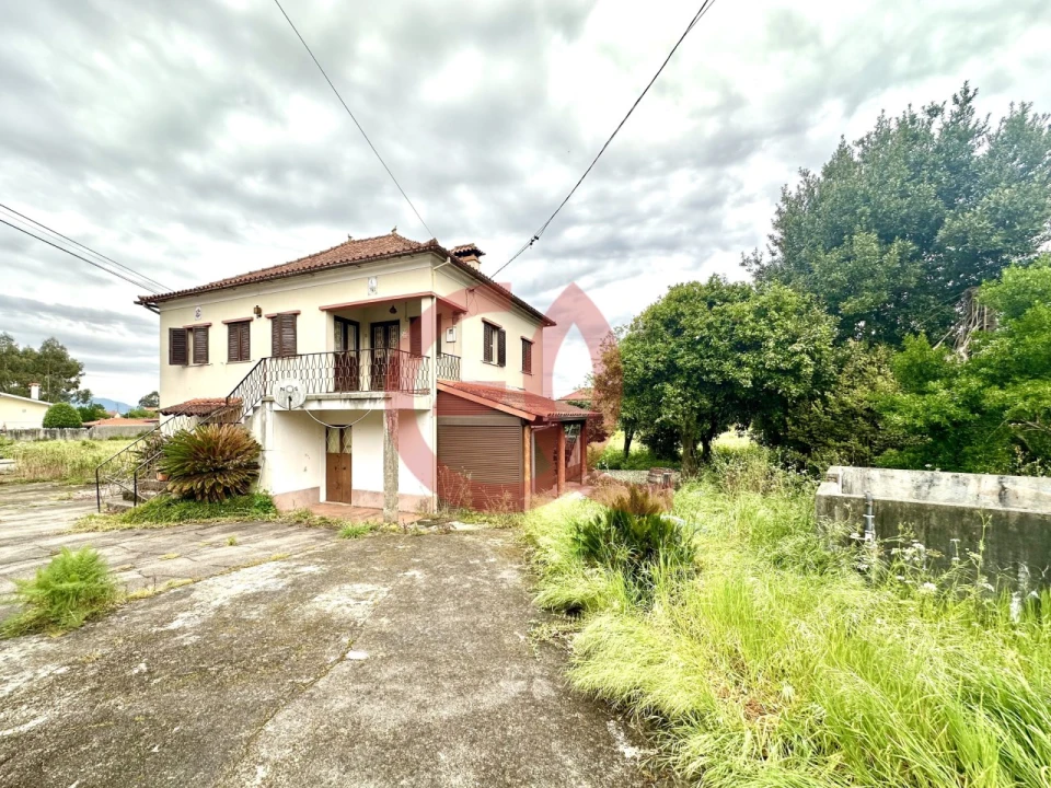 Moradia T5 para Venda em Geraz do Lima (Santa Maria, Santa Leocádia, Moreira), Deão Foto 2