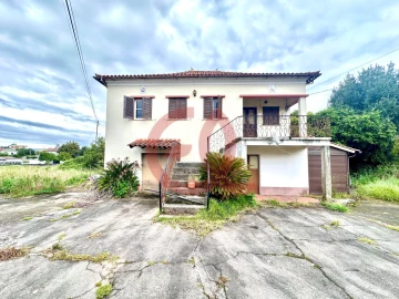 Moradia T5 para Venda em Geraz do Lima (Santa Maria, Santa Leocádia, Moreira), Deão
