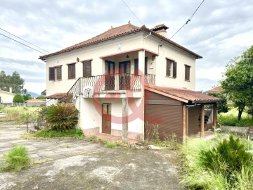 Moradia T5 para Venda em Geraz do Lima (Santa Maria, Santa Leocádia, Moreira), Deão