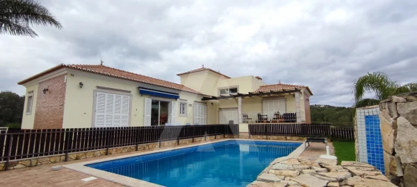 Moradia T4 para Venda em São Brás de Alportel