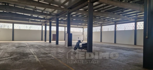 Armazém para Arrendamento em Milheiros de Poiares