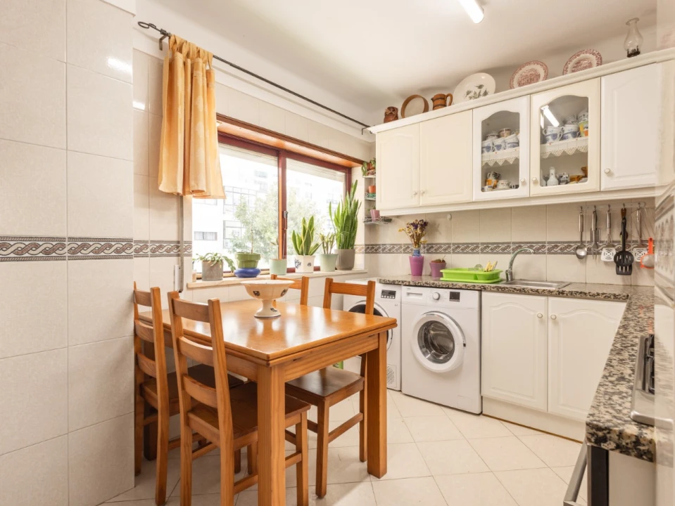 Apartamento T2 para Venda em Buarcos Foto 7