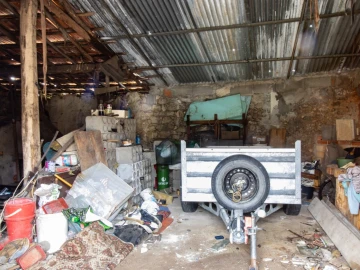 Armazém para Venda em Portunhos e Outil