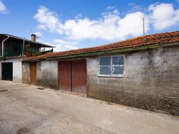 Armazém para Venda em Portunhos e Outil