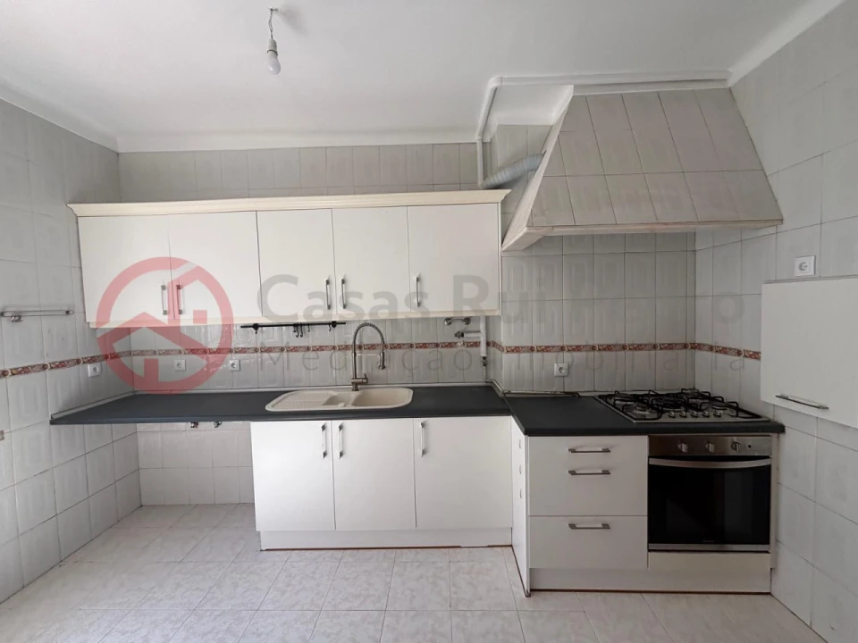 Apartamento T4 para Venda em Rio de Mouro Foto 3