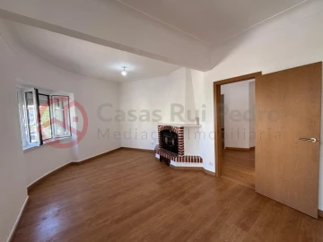 Apartamento T4 para Venda em Rio de Mouro