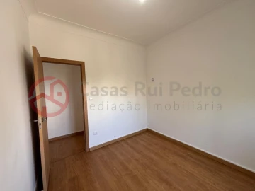 Apartamento T4 para Venda em Rio de Mouro