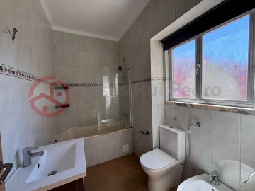 Apartamento T4 para Venda em Rio de Mouro