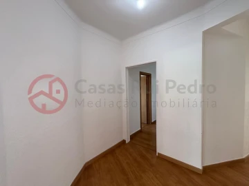 Apartamento T4 para Venda em Rio de Mouro