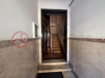 Apartamento T4 para Venda em Rio de Mouro