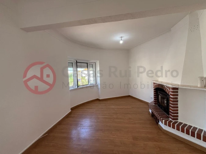 Apartamento T4 para Venda em Rio de Mouro Foto 6