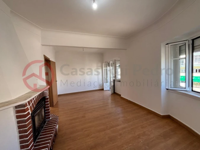 Apartamento T4 para Venda em Rio de Mouro Foto 8