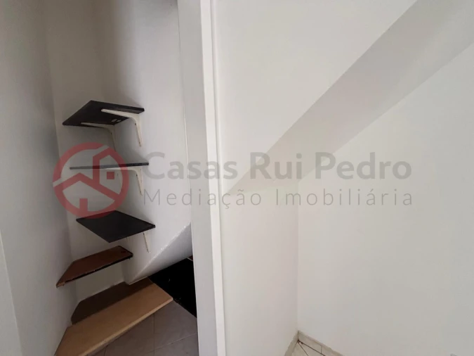 Apartamento T4 para Venda em Rio de Mouro Foto 17