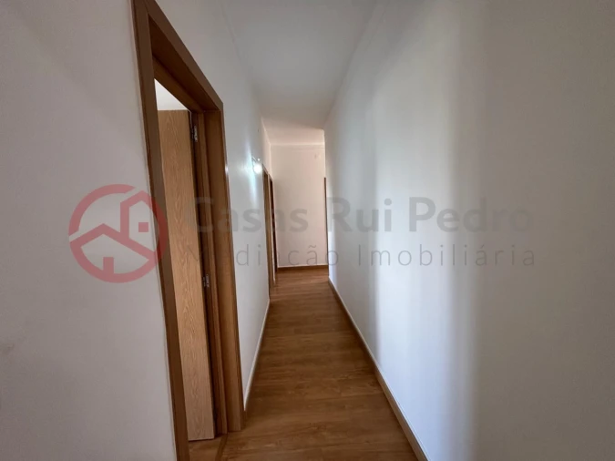 Apartamento T4 para Venda em Rio de Mouro Foto 22