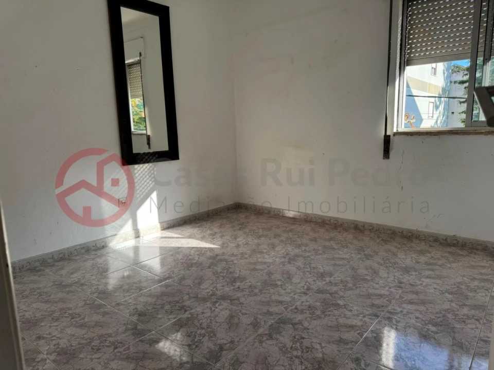 Apartamento T4 para Venda em Laranjeiro e Feijó Foto 15