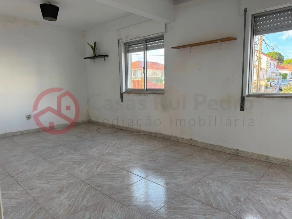 Apartamento T4 para Venda em Laranjeiro e Feijó Foto 16