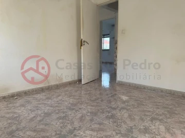 Apartamento T4 para Venda em Laranjeiro e Feijó
