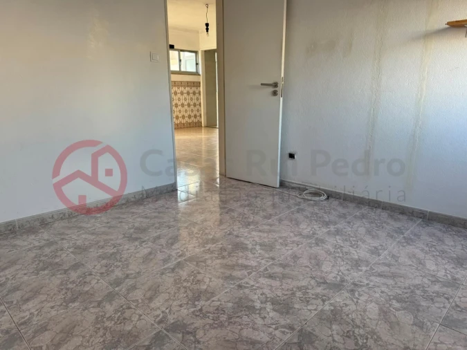 Apartamento T4 para Venda em Laranjeiro e Feijó Foto 13