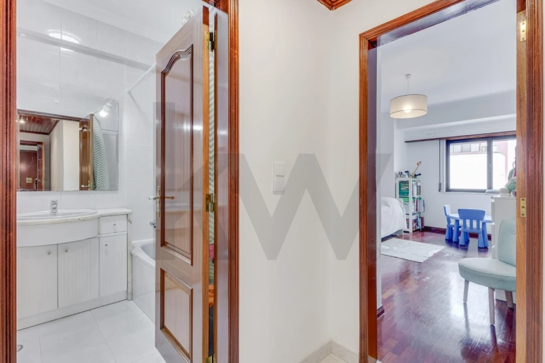 Apartamento T3 para Venda em Carnide Foto 18