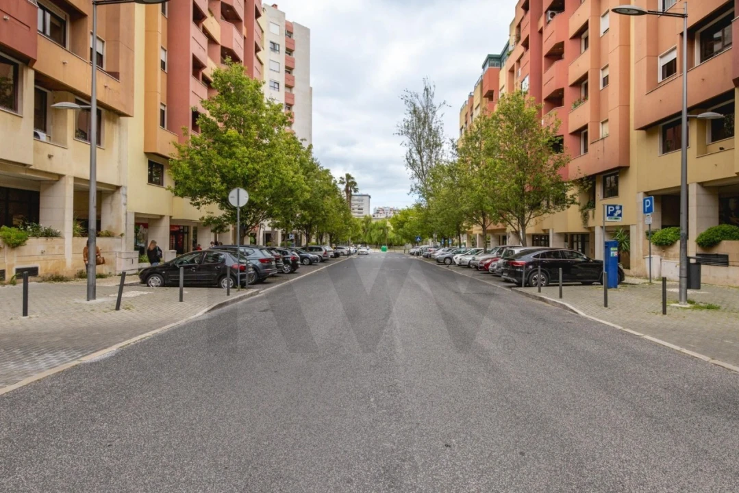 Apartamento T3 para Venda em Carnide Foto 27